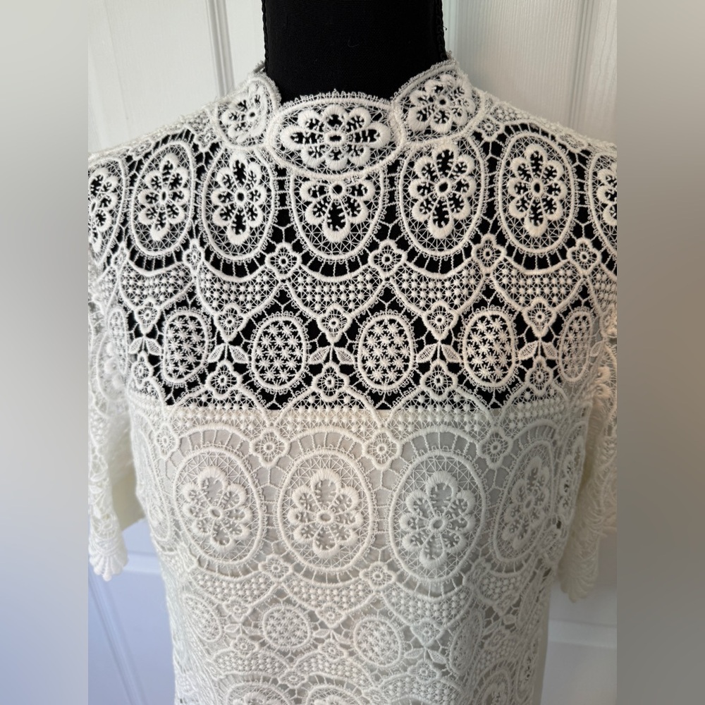 Elie Tahari Elegant White Lace Women's Top - Picture 4 of 11